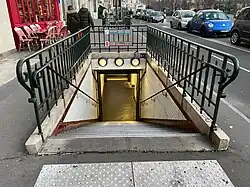 L'accès no&nbsp;4, « Quai des Célestins ».