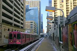 Autres rames roses pour l'ouverture de la ligne.