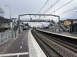 Les quais en direction de Paris.