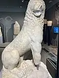 Un lion en marbre grec, datant du IVe&nbsp;siècle&nbsp;av. J.-C.