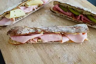 Du jambon de Paris dans un jambon-beurre traditionnel
