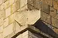 Cadran solaire sur la façade de l'édifice.