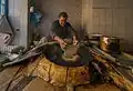 Fabrication de beignets à Kairouan en Tunisie.