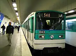 Le MF 67 numéro 043 à la station Gambetta.