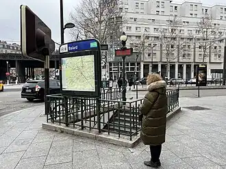 L'accès no&nbsp;2 « Boulevard du Général Martial Valin ».