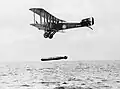 Lâcher d'une torpille par un Sopwith Cuckoo entre 1916 et 1923