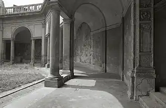 Fresques de Carracci dans le cloître en 1971.
