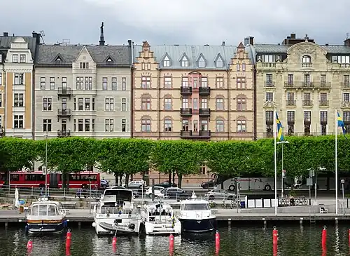 Strandvägen 51, 53, 55.