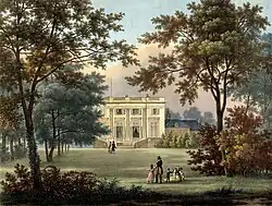 Estampe représentant le château au fond avec un gazon et des arbres et la famille royale en premier plan