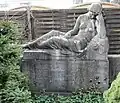 Tombe d'Erich Britzke (sculpture d'Arthur Lewin-Funcke)