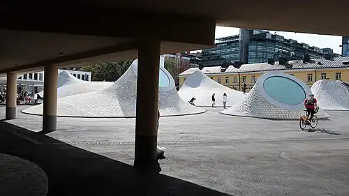 Place Lasipalatsiaukio à l'arrière du Lasipalatsi.