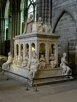 Le tombeau de Louis XI (vers 1517, basilique Saint-Denis).