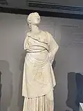 Une statue romaine en marbre représentant Minerve/Athéna Démégoruse.