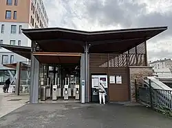 Seconde entrée de l'accès « Côté Seine ».
