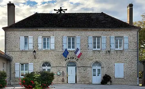La mairie.