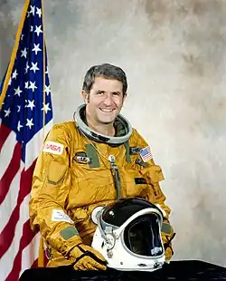 Truly dans sa tenue d'astronaute de la navette spatiale (octobre 1979).