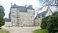 Le château de Keroué (Kerroué) vu depuis l'entrée de la cour d'honneur.