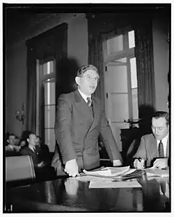 Description de l'image Autogino hearings at Capitol. Prof. Alexander Klemin Guggenheim School of Aeronautics, Autogino hearings at Capitol, 4-30-38 LCCN2016873588.jpg.