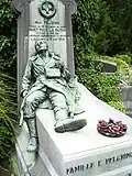 Sépulture du jeune soldat Max Pelgrims, sculpté en expirant