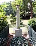 Sépulture en forme de colonne de l'actrice Amalie Wolff (1780-1851)