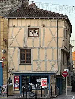 Maison à encorbellement.