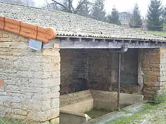 Le lavoir d'Étrigny.