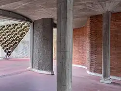 Galerie, façade de l'auditorium