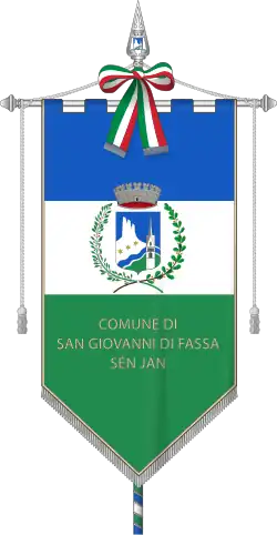 Drapeau de San Giovanni di Fassa