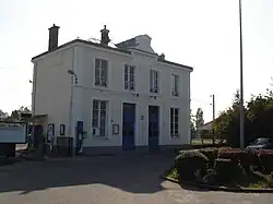 Le bâtiment voyageurs.