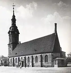 Ancienne église Saint-Jean en 1887 avant sa destruction en 1897
