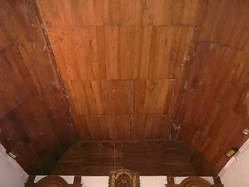Plafond lambrissé