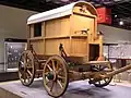 Reconstitution d'un chariot romain de transport des voyageurs au musée romain-germanique de Cologne.