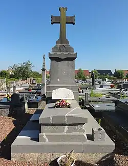 Tombe de Louis-Joseph Chirez, maire de Bousignies, et de Gustave Chirez, maire de Brillon.