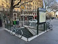 L'accès no&nbsp;6 « Boulevard Henri IV ».