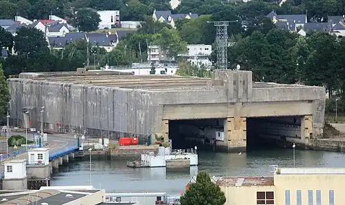 Vue du bunker du Scorff depuis le sommet de l'Église Notre-Dame-de-Victoire de Lorient.