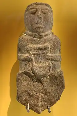 Statue de barde de la forteresse de Paule et datant du second âge du fer (IIe&nbsp;siècle&nbsp;av. J.-C.).