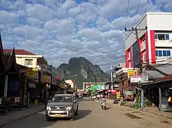La RN13 à Vang Vieng