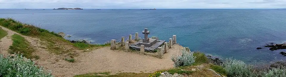 Le tombeau de Chateaubriand du Grand Bé de Saint-Malo en Bretagne est un lieu de mémoire littéraire depuis le milieu du XIXe&nbsp;siècle.
