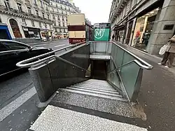 L'accès no&nbsp;2 « Rue de l'Échelle ».