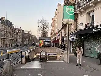 L'accès no&nbsp;3 « Rue de l'Abbé de l'Épée ».