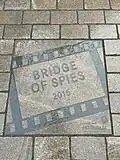 Plaque du film Bridge of Spies 2015, Potsdam, Brandenburger Straße.