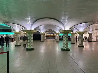 Le hall originel de la station, aménagé par l'ancienne société du Nord-Sud sous la cour du Havre.