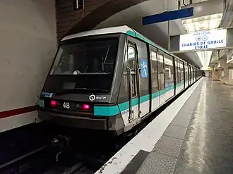Rame MP 89 CC à la station.