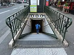 L'accès no&nbsp;1, « Boulevard Raspail ».