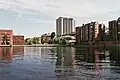 Au fond l'hôtel Ilves.