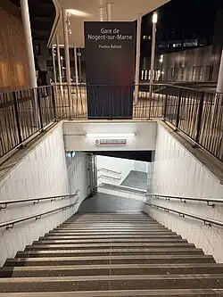 L'accès no&nbsp;3 « Avenue Georges Clemenceau ».