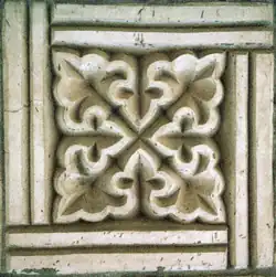 Décoration des colonnes.