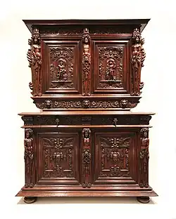 Armoire à deux corps aux divinités (fin XVIe siècle, musée des Beaux-Arts de Lyon).