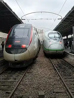 Rames TGV Euroduplex et ICE 3 « Velaro D » (DB 407).