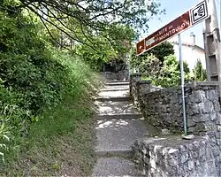 Panneau et sentier d'accès du Montoulon.